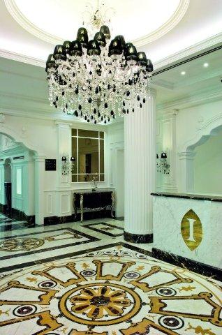 Bespoke Carrara Marble Installations