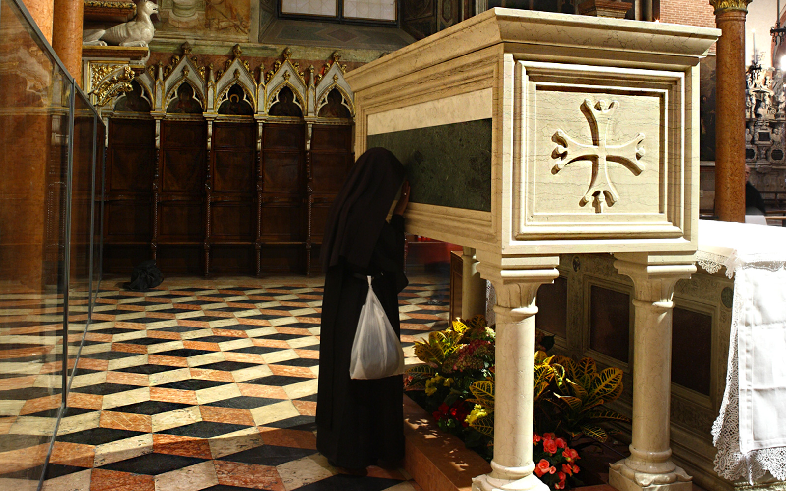 Bespoke Carrara Marble Installations