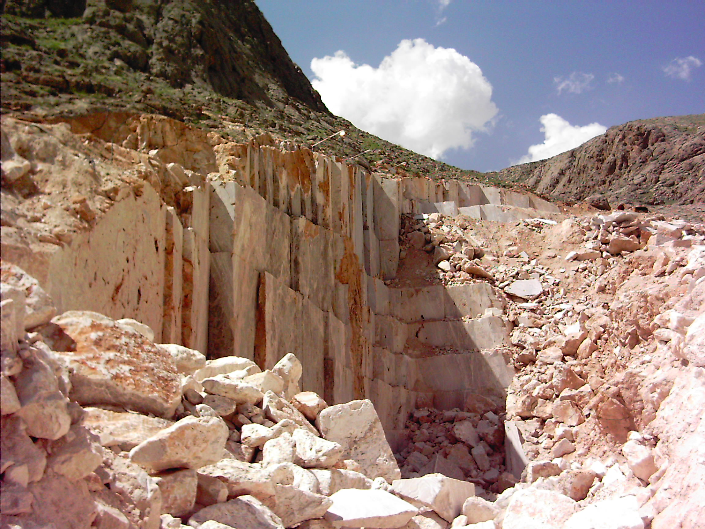 Bespoke Carrara Marble Installations