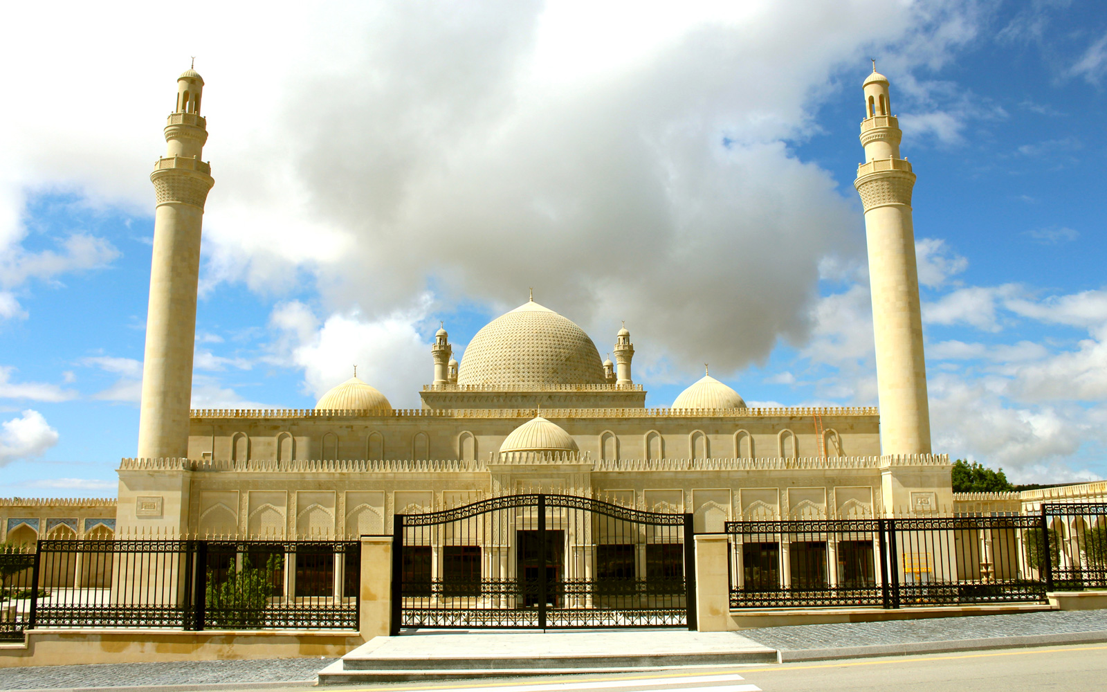 Bespoke Carrara Marble Installations