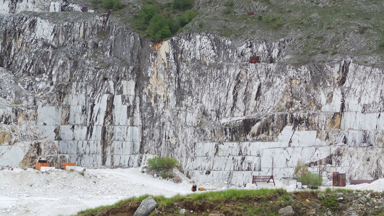 Bespoke Carrara Marble Installations