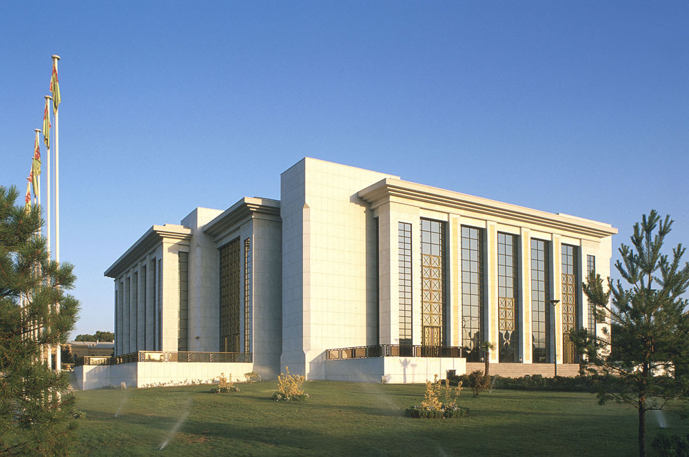 Bespoke Carrara Marble Installations
