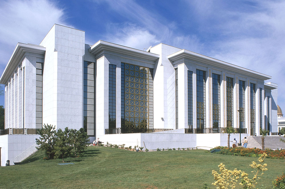 Bespoke Carrara Marble Installations