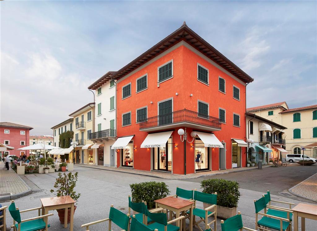 Bespoke Carrara Marble Installations