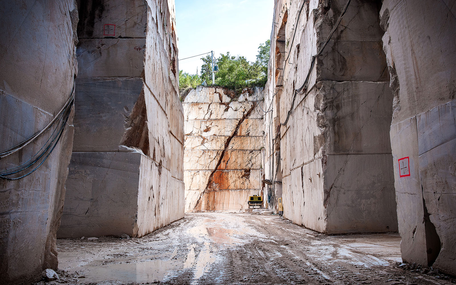 Bespoke Carrara Marble Installations