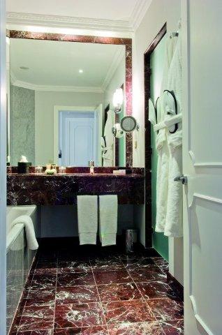 Bespoke Carrara Marble Installations