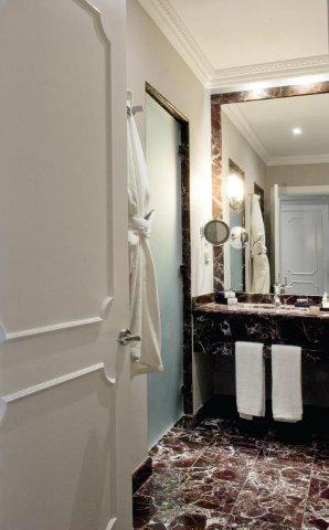 Bespoke Carrara Marble Installations